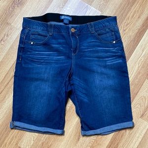 Democracy shorts 20w